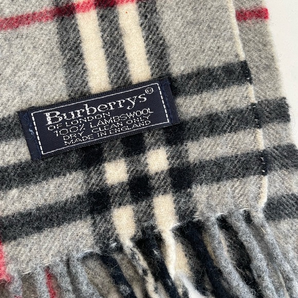 Authentic Burberrys Gray Plaid LambsWool Scarf - Picture 5 of 6